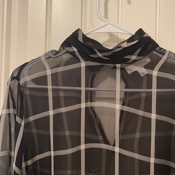 Top - Picture 2 of 4